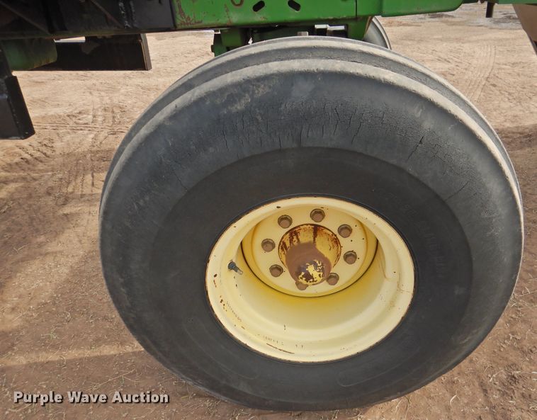 image for item DN0072 1990 John Deere 4555  tractor