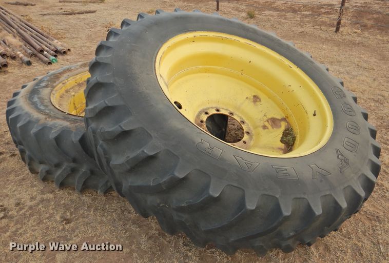 image for item DN0072 1990 John Deere 4555  tractor