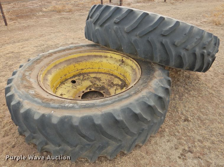 image for item DN0072 1990 John Deere 4555  tractor