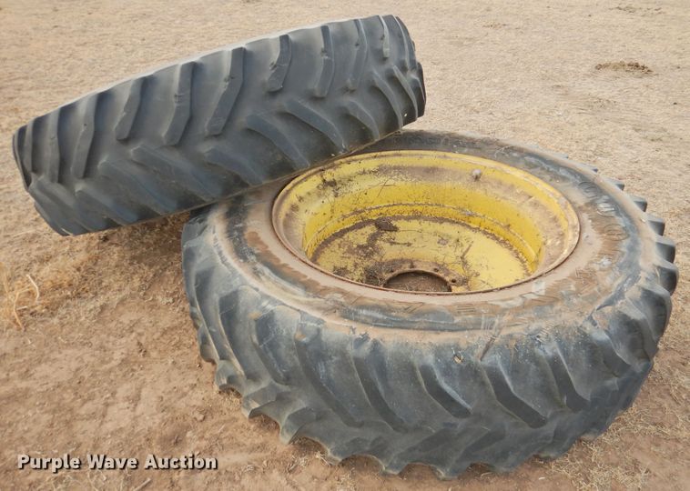 image for item DN0072 1990 John Deere 4555  tractor