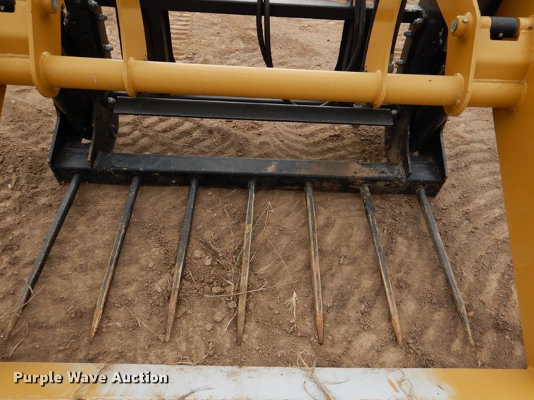 image for item DN2501 HLA BK60 skid steer round bale cutter