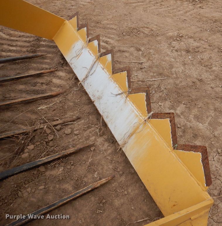 image for item DN2501 HLA BK60 skid steer round bale cutter