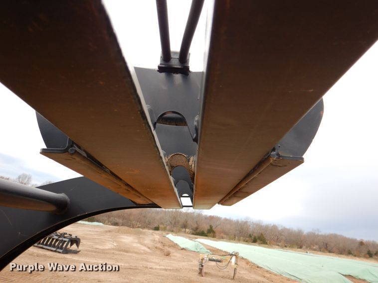 image for item DN2501 HLA BK60 skid steer round bale cutter