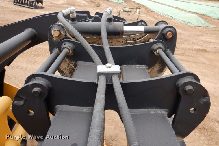 image for item DN2501 HLA BK60 skid steer round bale cutter