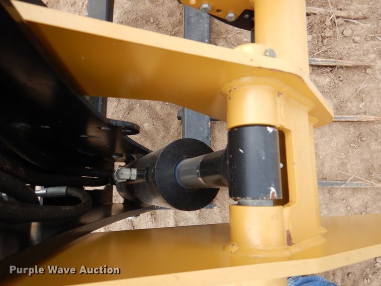 image for item DN2501 HLA BK60 skid steer round bale cutter