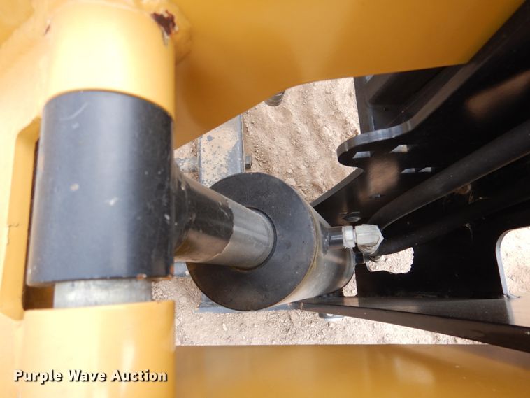 image for item DN2501 HLA BK60 skid steer round bale cutter