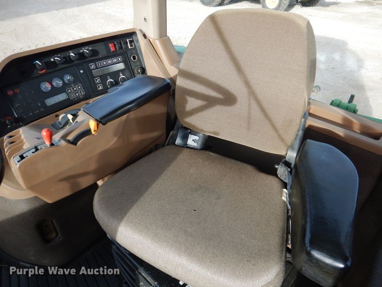 image for item DN2514 1997 John Deere 8100  MFWD tractor