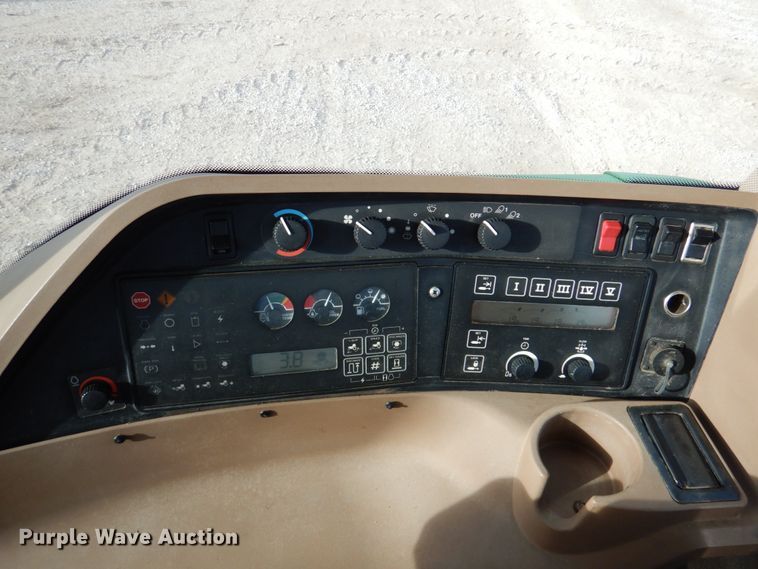 image for item DN2514 1997 John Deere 8100  MFWD tractor