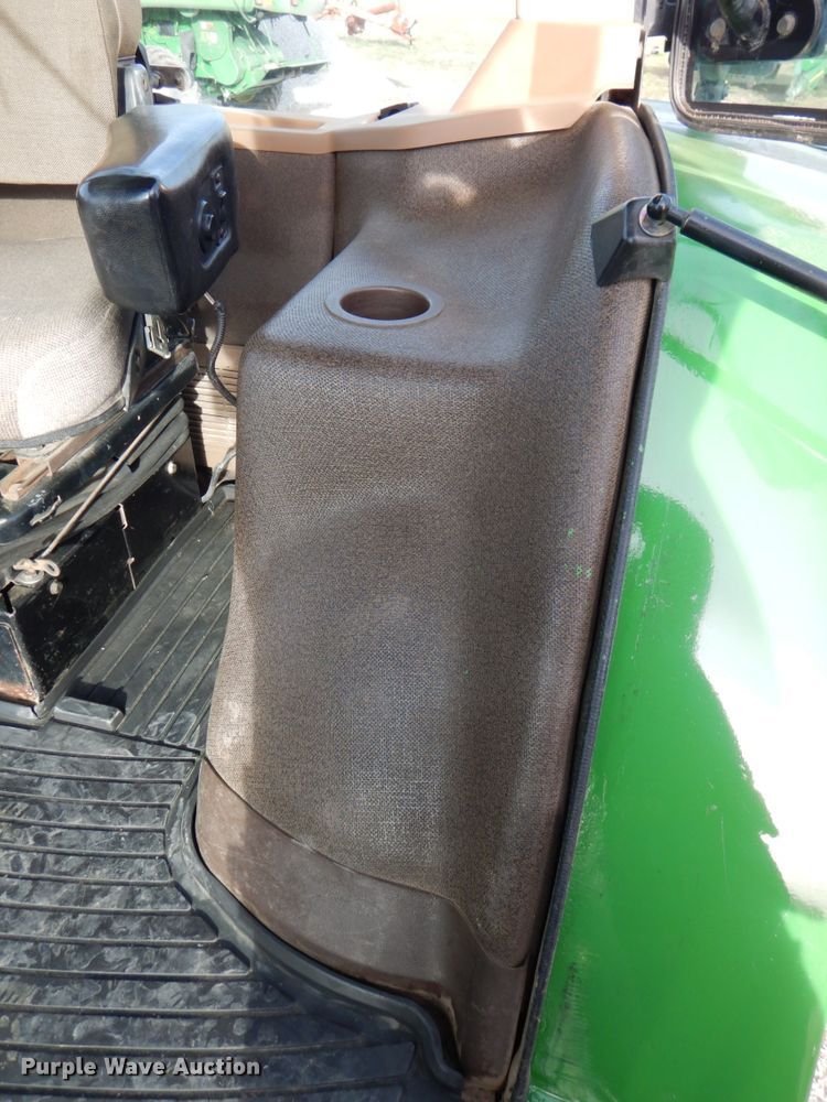 image for item DN2514 1997 John Deere 8100  MFWD tractor