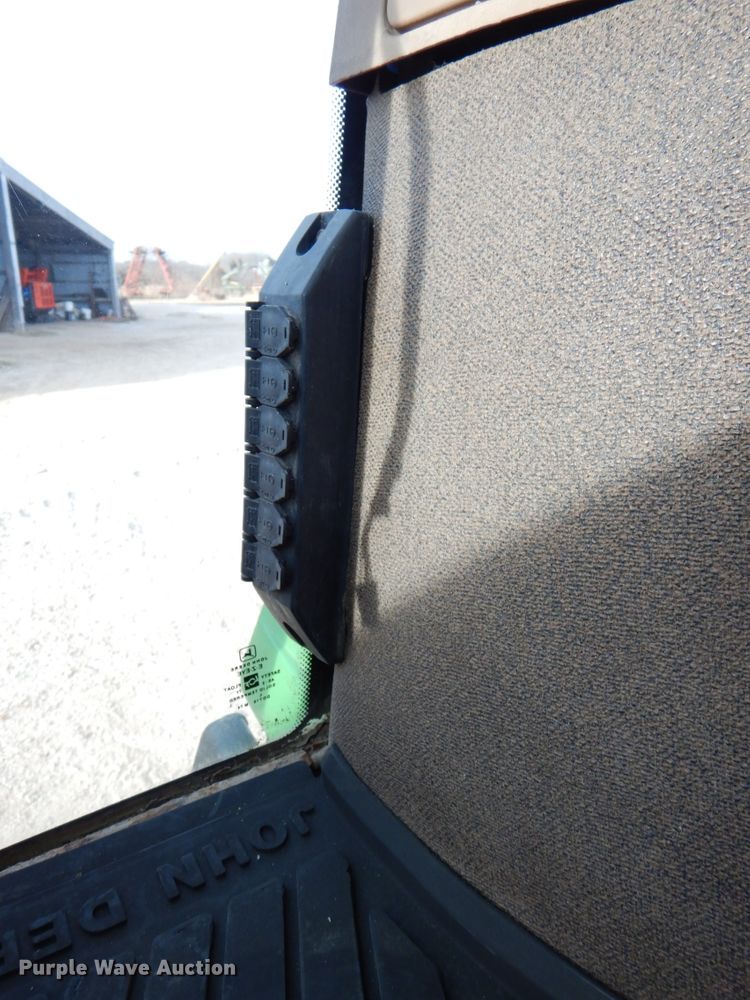 image for item DN2514 1997 John Deere 8100  MFWD tractor