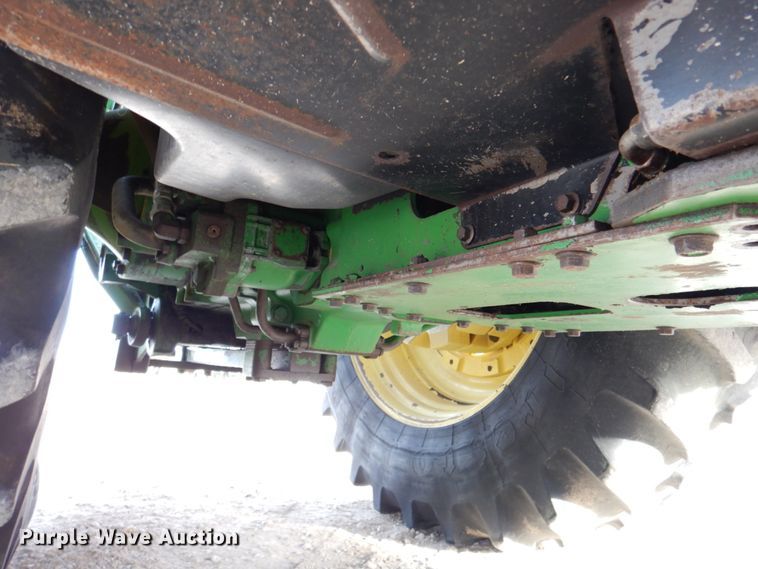 image for item DN2514 1997 John Deere 8100  MFWD tractor