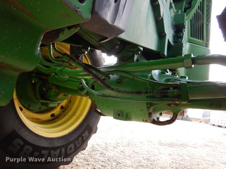 image for item DN2514 1997 John Deere 8100  MFWD tractor