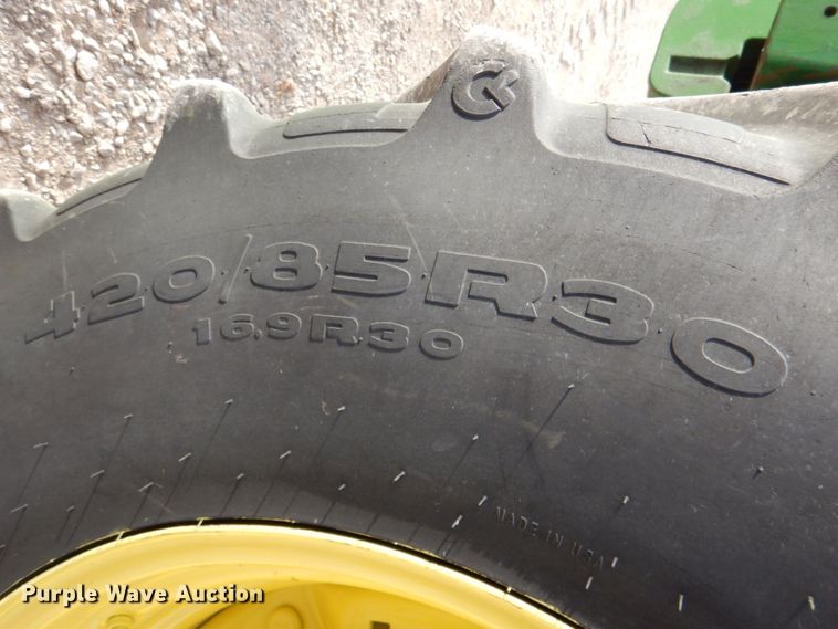 image for item DN2514 1997 John Deere 8100  MFWD tractor