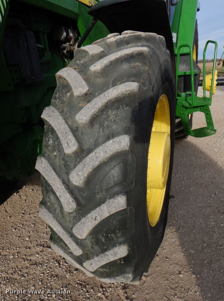 image for item DN2514 1997 John Deere 8100  MFWD tractor