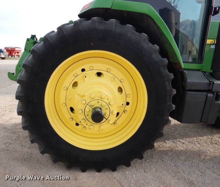 image for item DN2514 1997 John Deere 8100  MFWD tractor