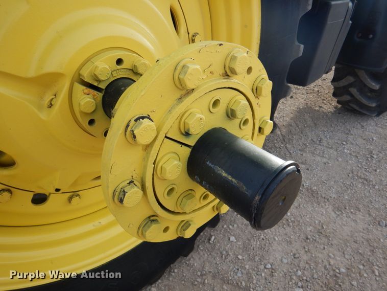 image for item DN2514 1997 John Deere 8100  MFWD tractor