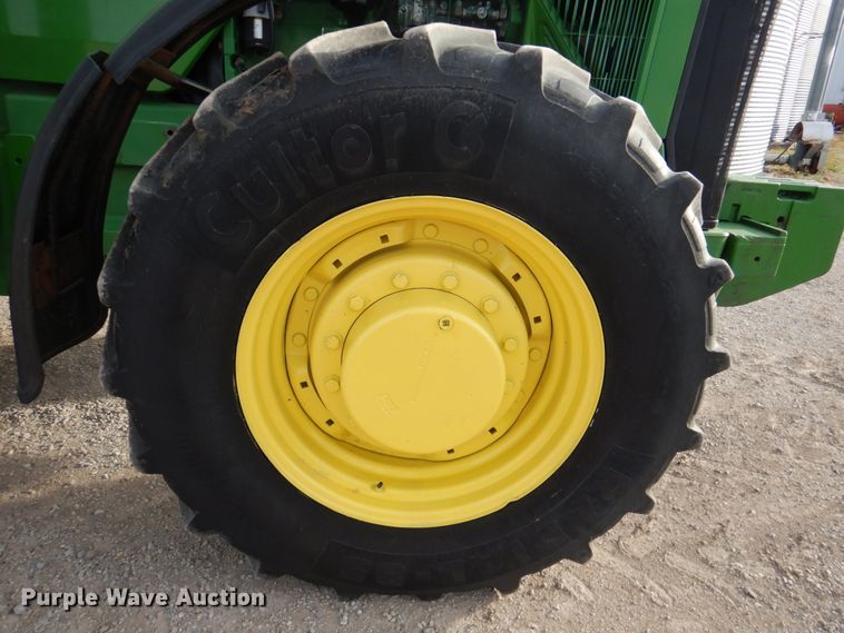 image for item DN2514 1997 John Deere 8100  MFWD tractor