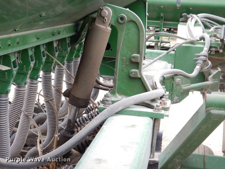 image for item DN2542 John Deere 455  grain drill