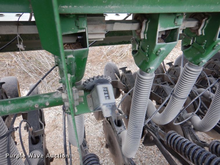 image for item DN2542 John Deere 455  grain drill