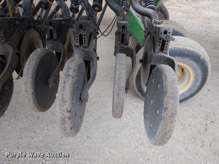 image for item DN2542 John Deere 455  grain drill