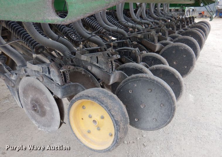 image for item DN2542 John Deere 455  grain drill