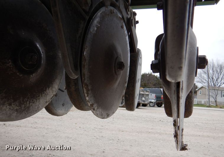 image for item DN2542 John Deere 455  grain drill