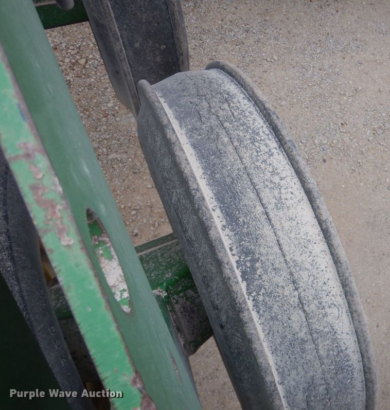 image for item DN2542 John Deere 455  grain drill