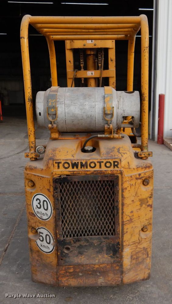 image for item DN5379 Towmotor 462SLP4024  forklift
