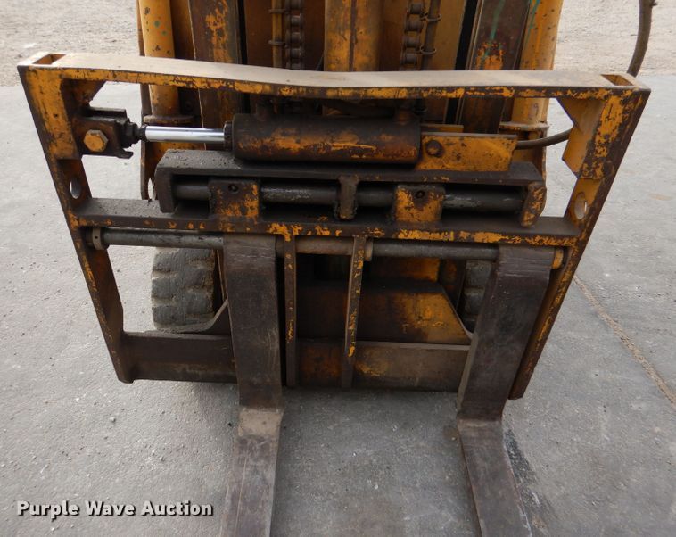 image for item DN5379 Towmotor 462SLP4024  forklift