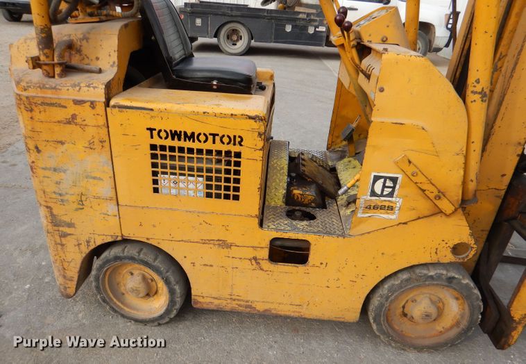 image for item DN5379 Towmotor 462SLP4024  forklift