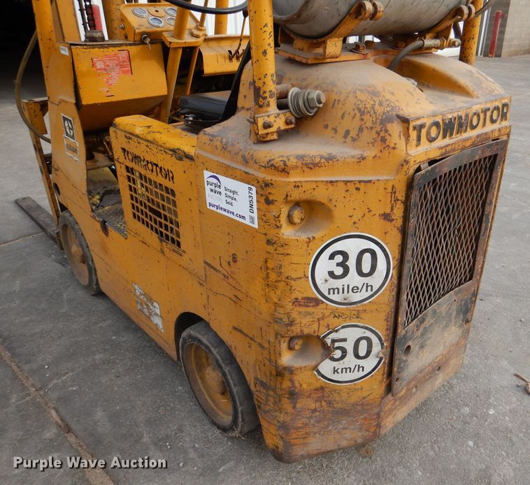 image for item DN5379 Towmotor 462SLP4024  forklift