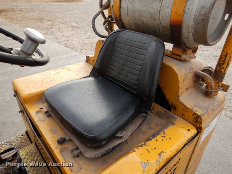 image for item DN5379 Towmotor 462SLP4024  forklift