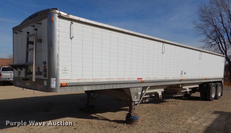 image for item DN5383 2000 Wilson DWH400  grain trailer