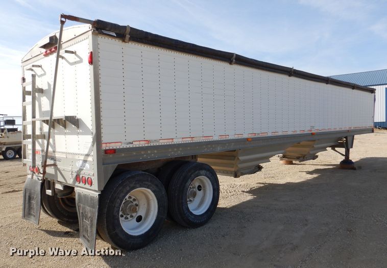 image for item DN5383 2000 Wilson DWH400  grain trailer