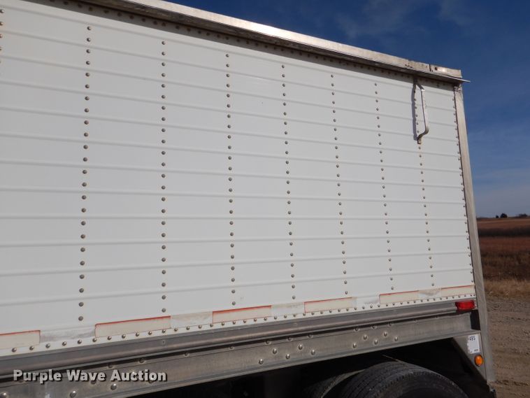 image for item DN5383 2000 Wilson DWH400  grain trailer
