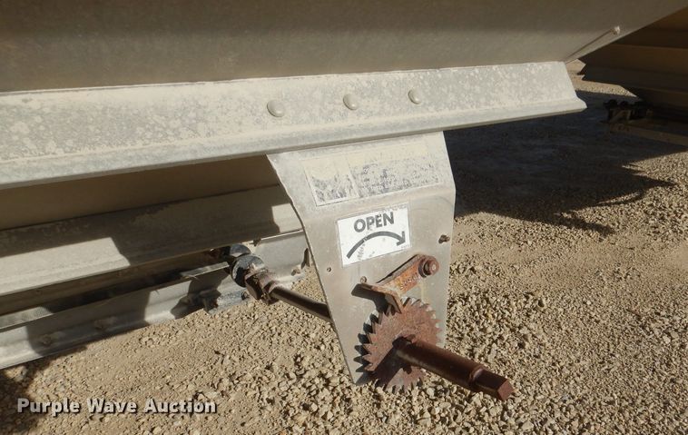 image for item DN5383 2000 Wilson DWH400  grain trailer