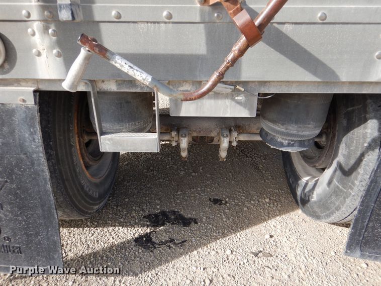 image for item DN5383 2000 Wilson DWH400  grain trailer