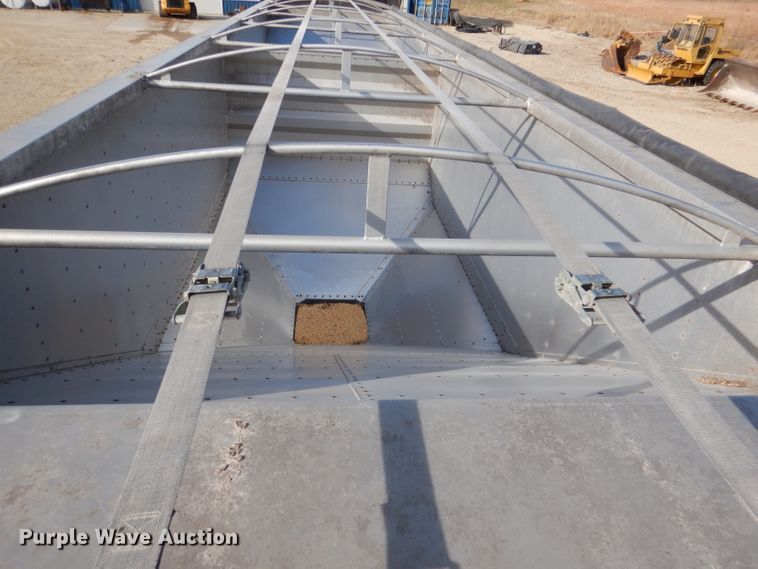 image for item DN5383 2000 Wilson DWH400  grain trailer