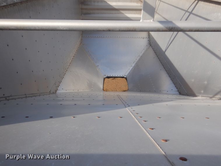 image for item DN5383 2000 Wilson DWH400  grain trailer