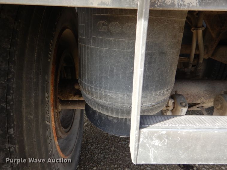 image for item DN5383 2000 Wilson DWH400  grain trailer