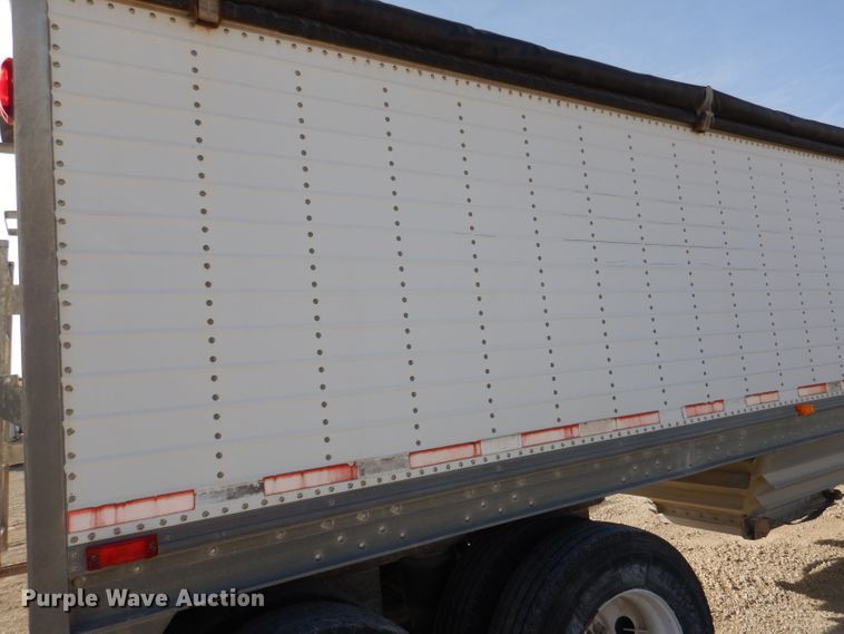 image for item DN5383 2000 Wilson DWH400  grain trailer