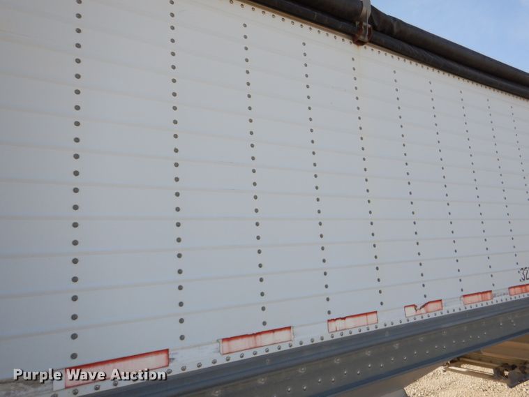image for item DN5383 2000 Wilson DWH400  grain trailer