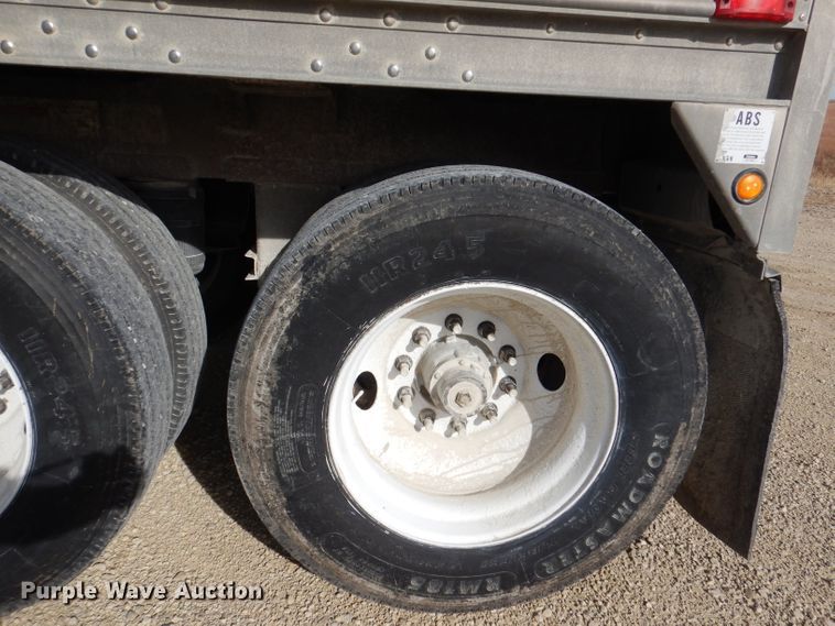 image for item DN5383 2000 Wilson DWH400  grain trailer