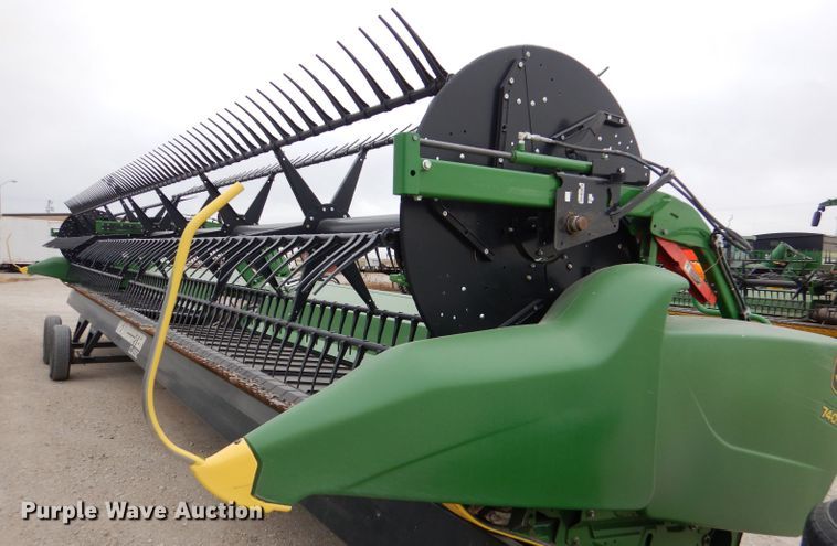 image for item DN5395 2020 John Deere 740FD HydraFlex  flex draper head