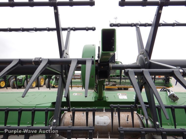 image for item DN5395 2020 John Deere 740FD HydraFlex  flex draper head