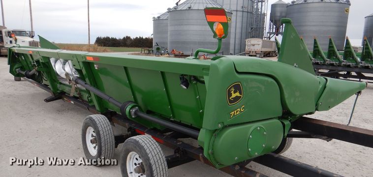 image for item DN5396 2019 John Deere 712C  corn head