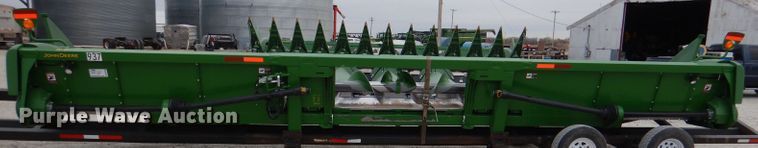 image for item DN5396 2019 John Deere 712C  corn head