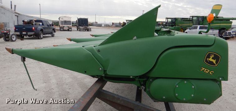 image for item DN5396 2019 John Deere 712C  corn head