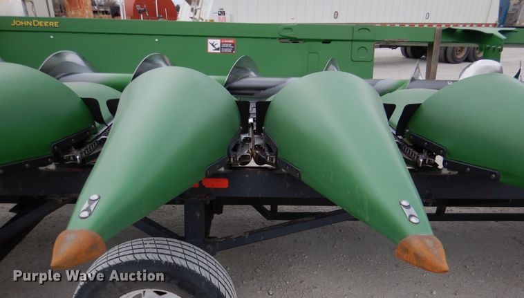 image for item DN5396 2019 John Deere 712C  corn head