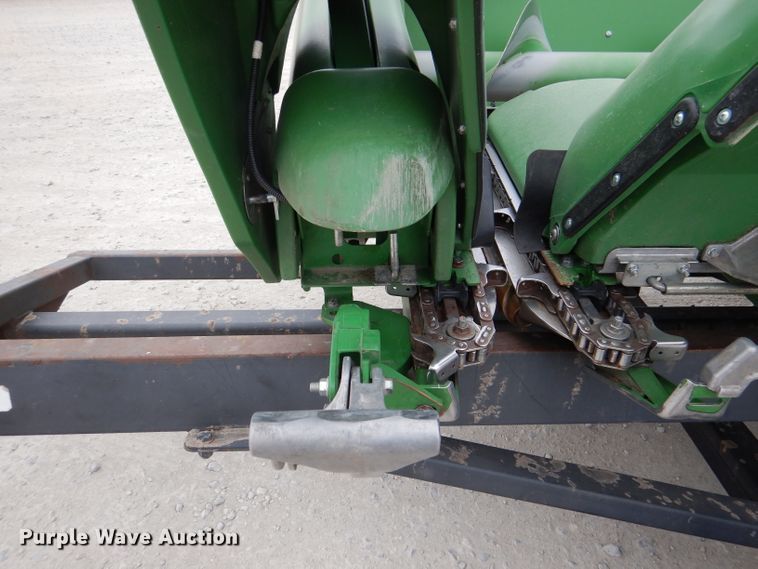 image for item DN5396 2019 John Deere 712C  corn head
